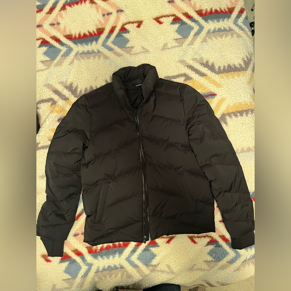 Theory Stand-Collar Puffer Coat in City Poly BLACK size M